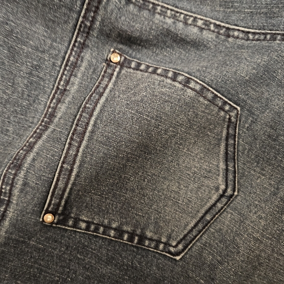 Jean Shorts - Picture 4 of 6